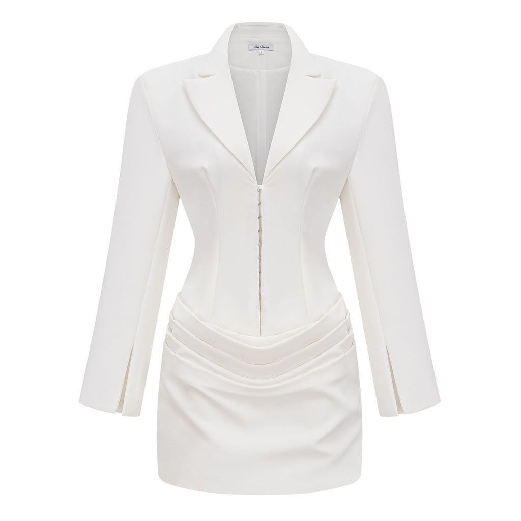 Vestido mini blazer blanco con fruncido y rosetas, de la marca Final Sale, mostrando su diseño elegante y ajustado.