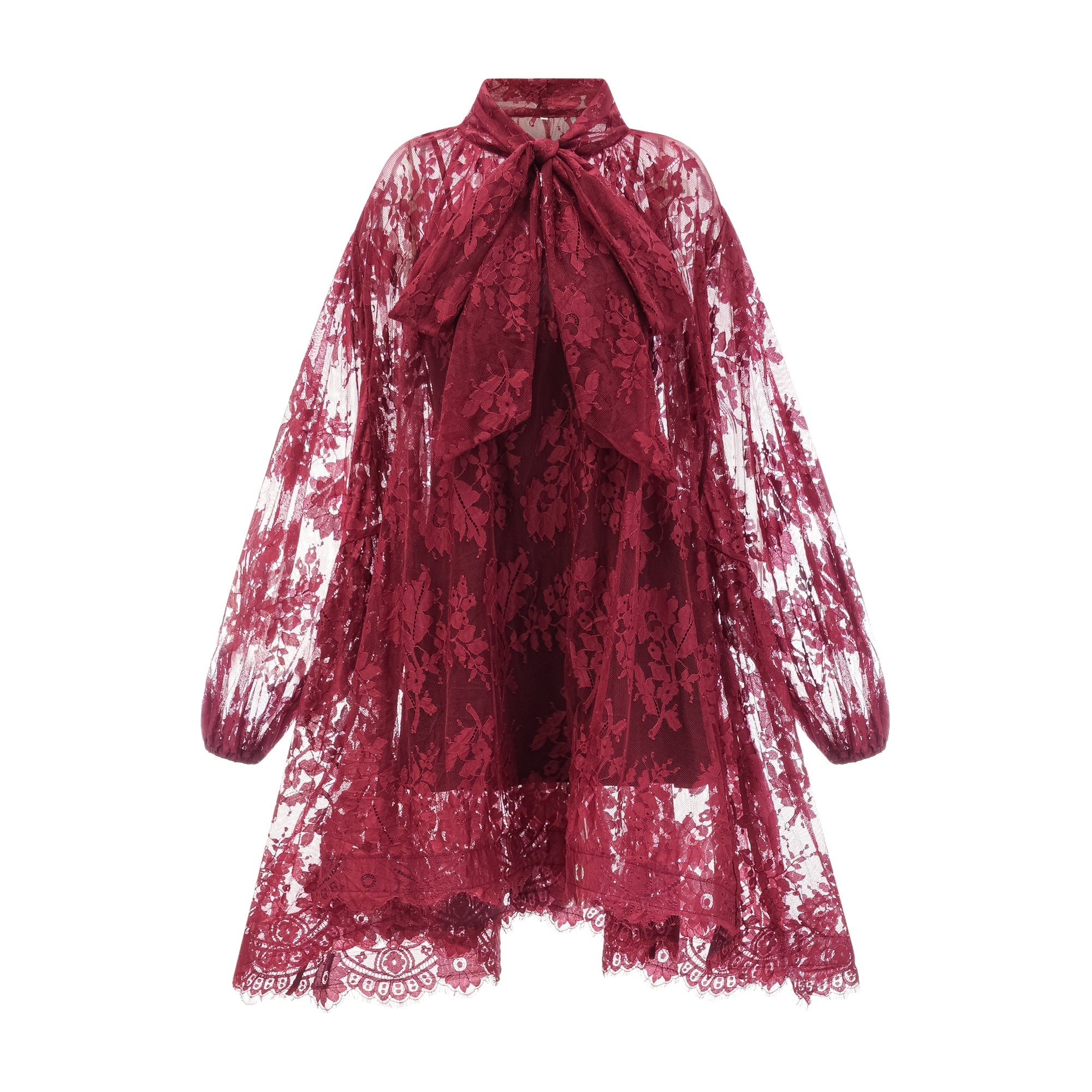 Vestido oversize rojo con encaje de chantilly de la marca Final Sale, con detalles de encaje y diseño amplio.