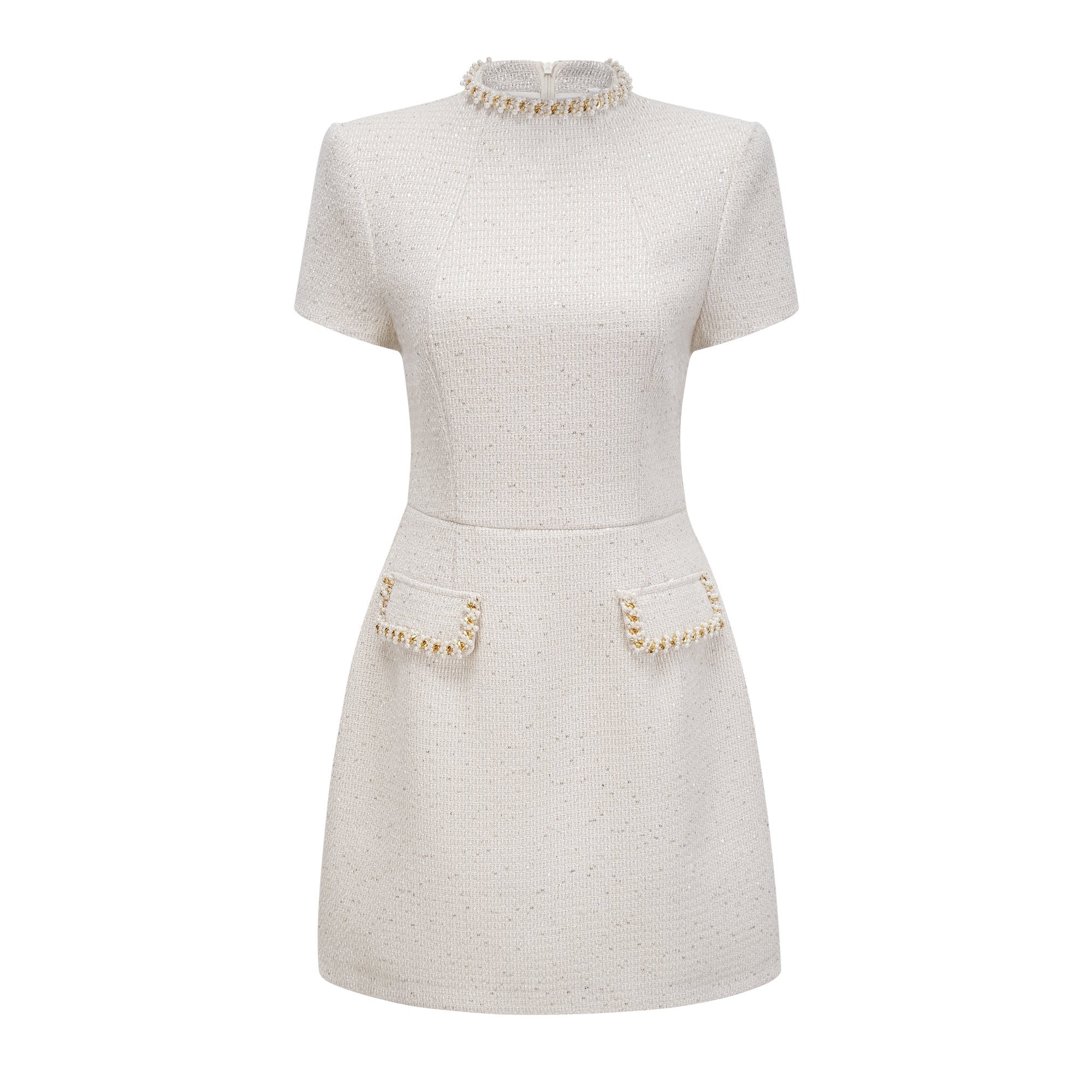Vestido mini de tweed blanco con adornos, estilo Jeanne, de la marca Final Sale, mostrando detalles y textura del tejido.