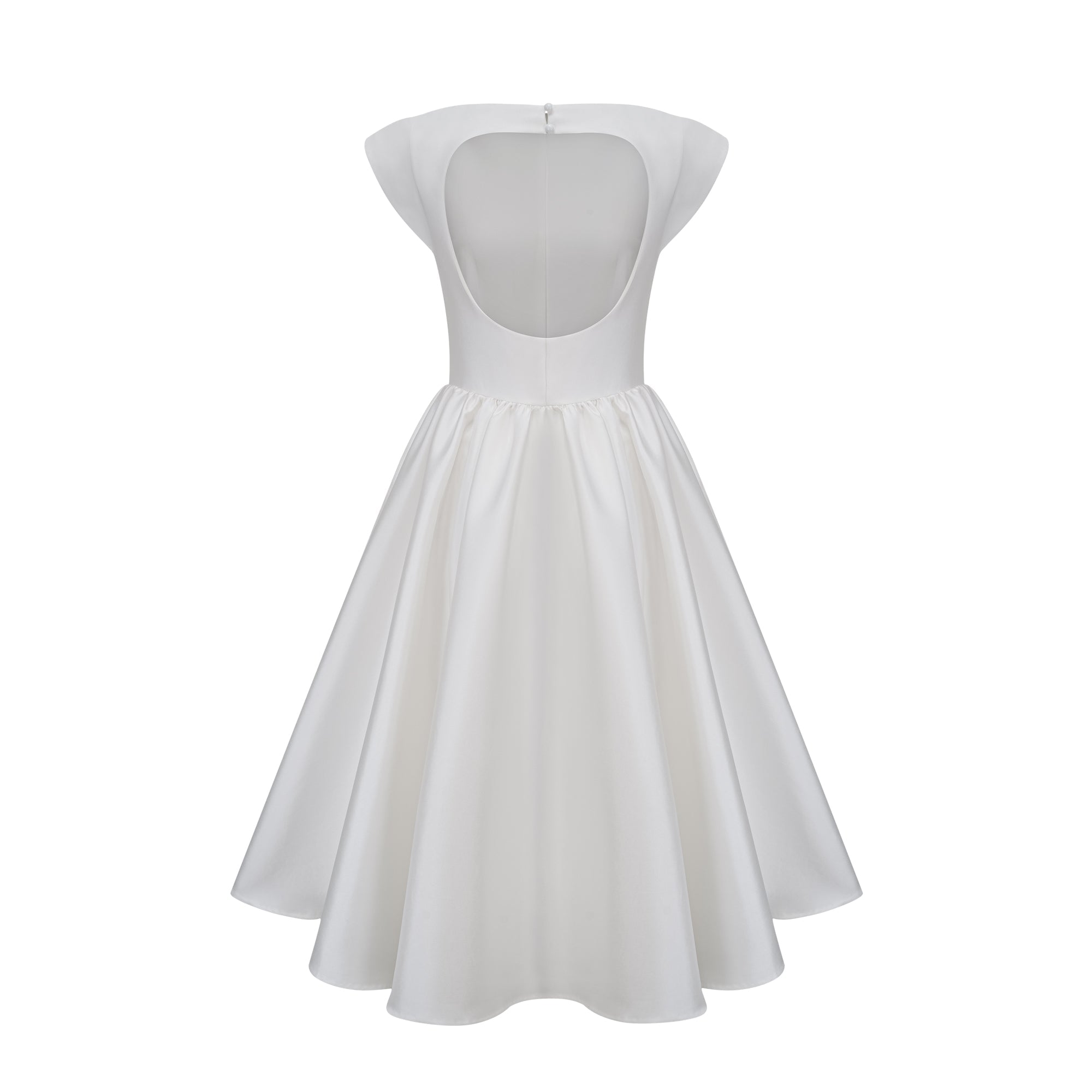 Vestido midi blanco Amandine con espalda abierta y mangas de capé, de la marca Final Sale, en vista frontal.