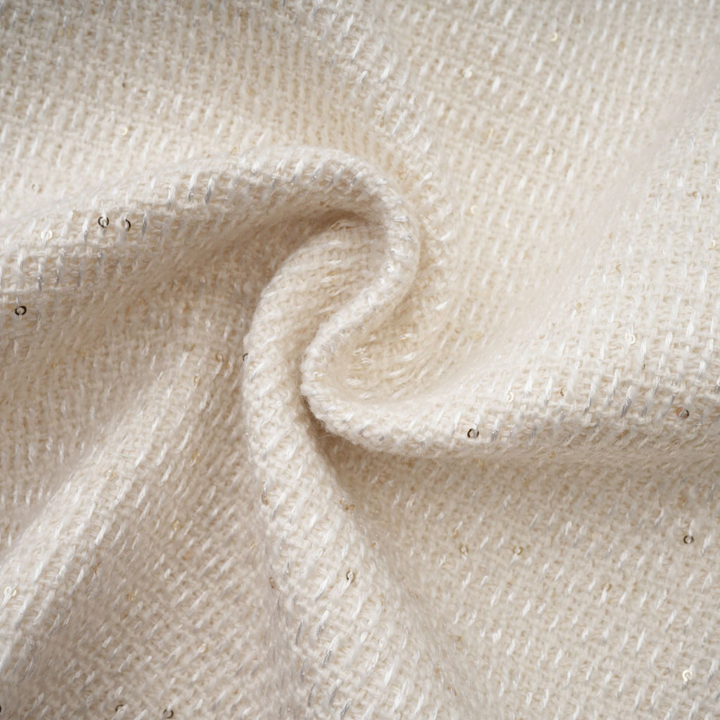 Vestido mini de tweed blanco con adornos de Jeanne, estilo elegante y moderno para ocasiones especiales.