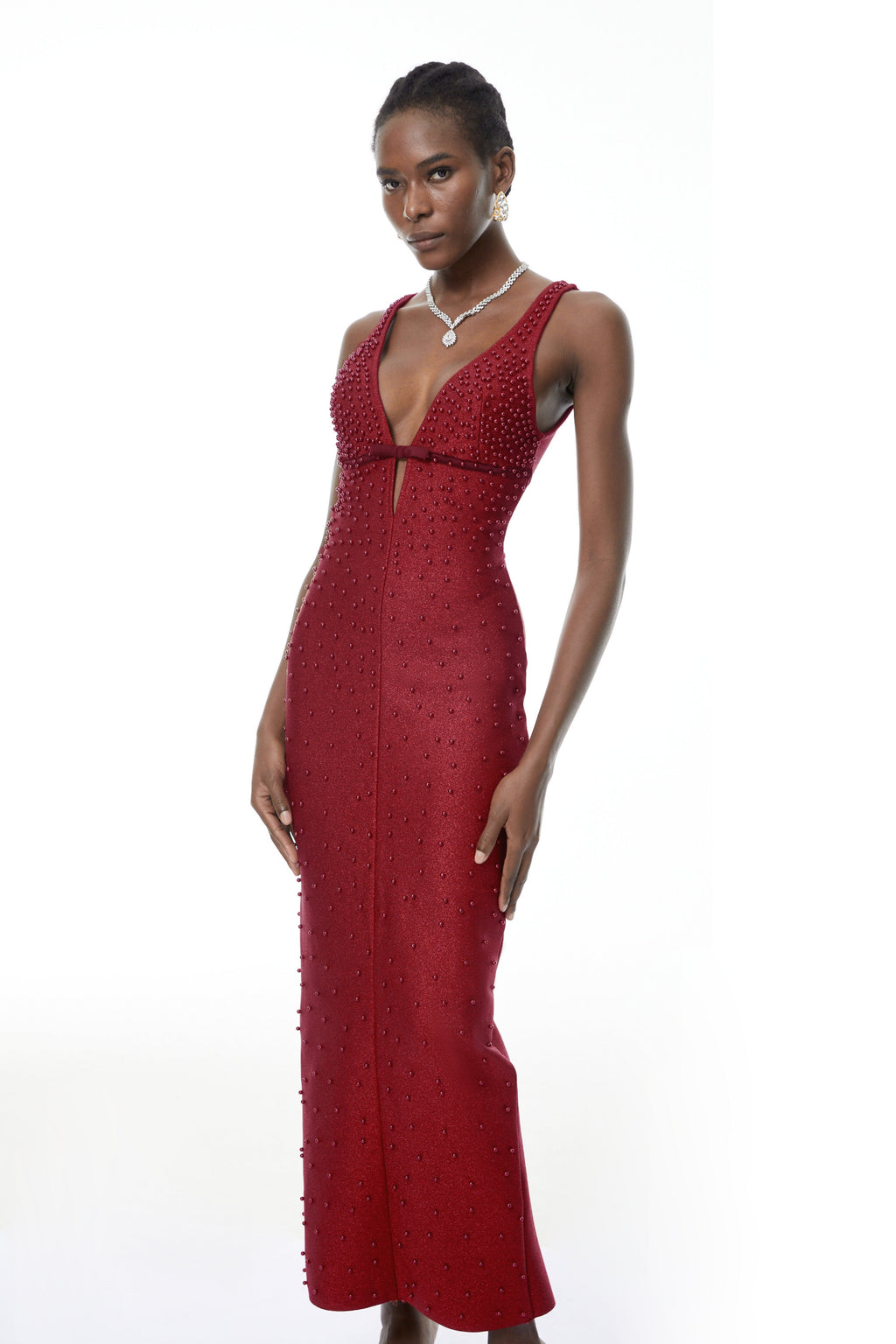 Vestido largo Eliana rojo con banda y perlas, vestido maxi ajustado de MRTokyo para ocasiones elegantes.