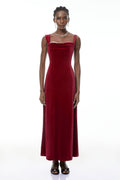 Vestido maxi de terciopelo rojo Eufrosina de MRMelbourne con cristales y diseño elegante.