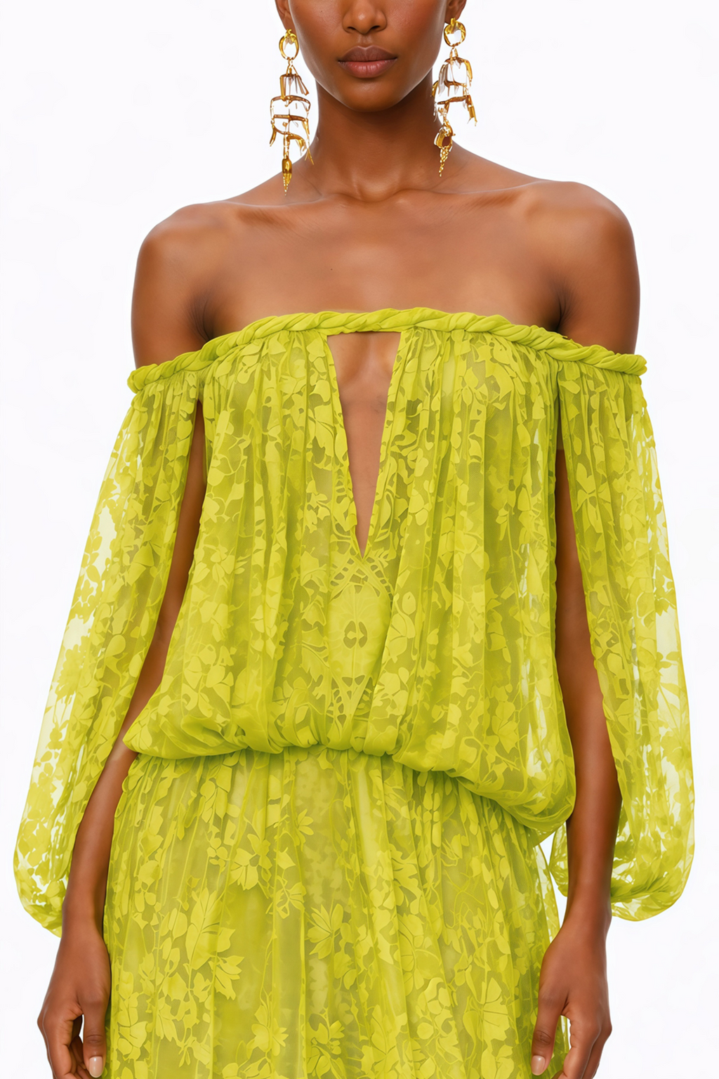Vestido maxi floral verde con aplicaciones de flores en el diseño, de la marca MRMelbourne, para un estilo elegante y femenino.