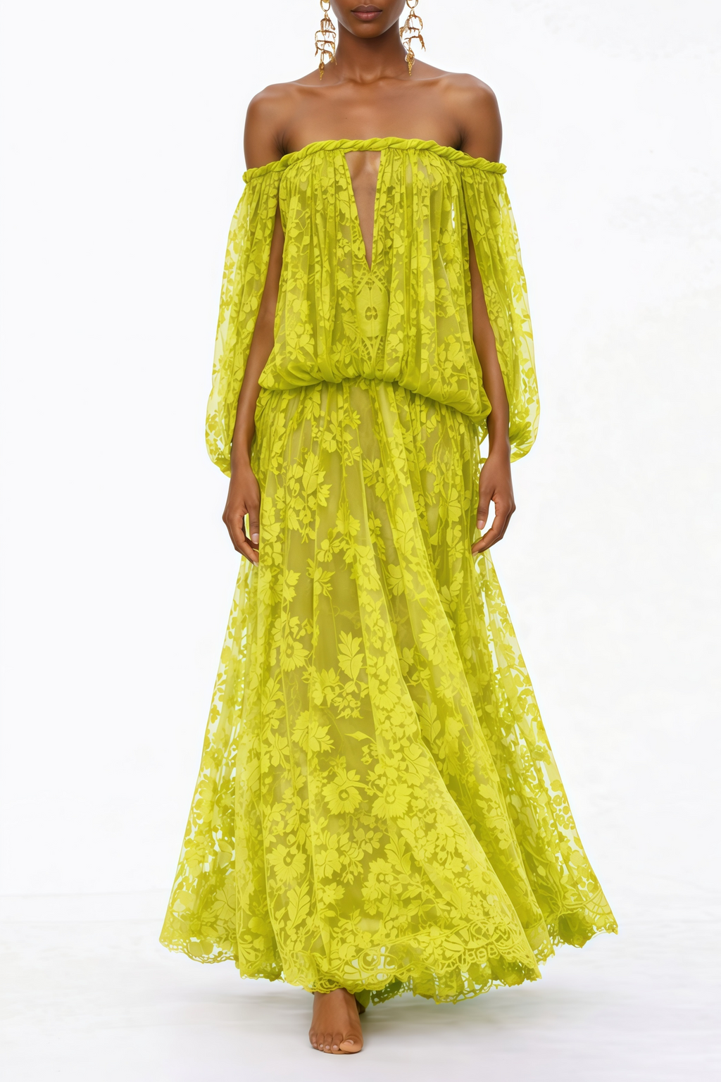 Vestido maxi floral verde Fabienne de MRMelbourne con aplicaciones decorativas, manga larga y corte elegante para ocasiones especiales.