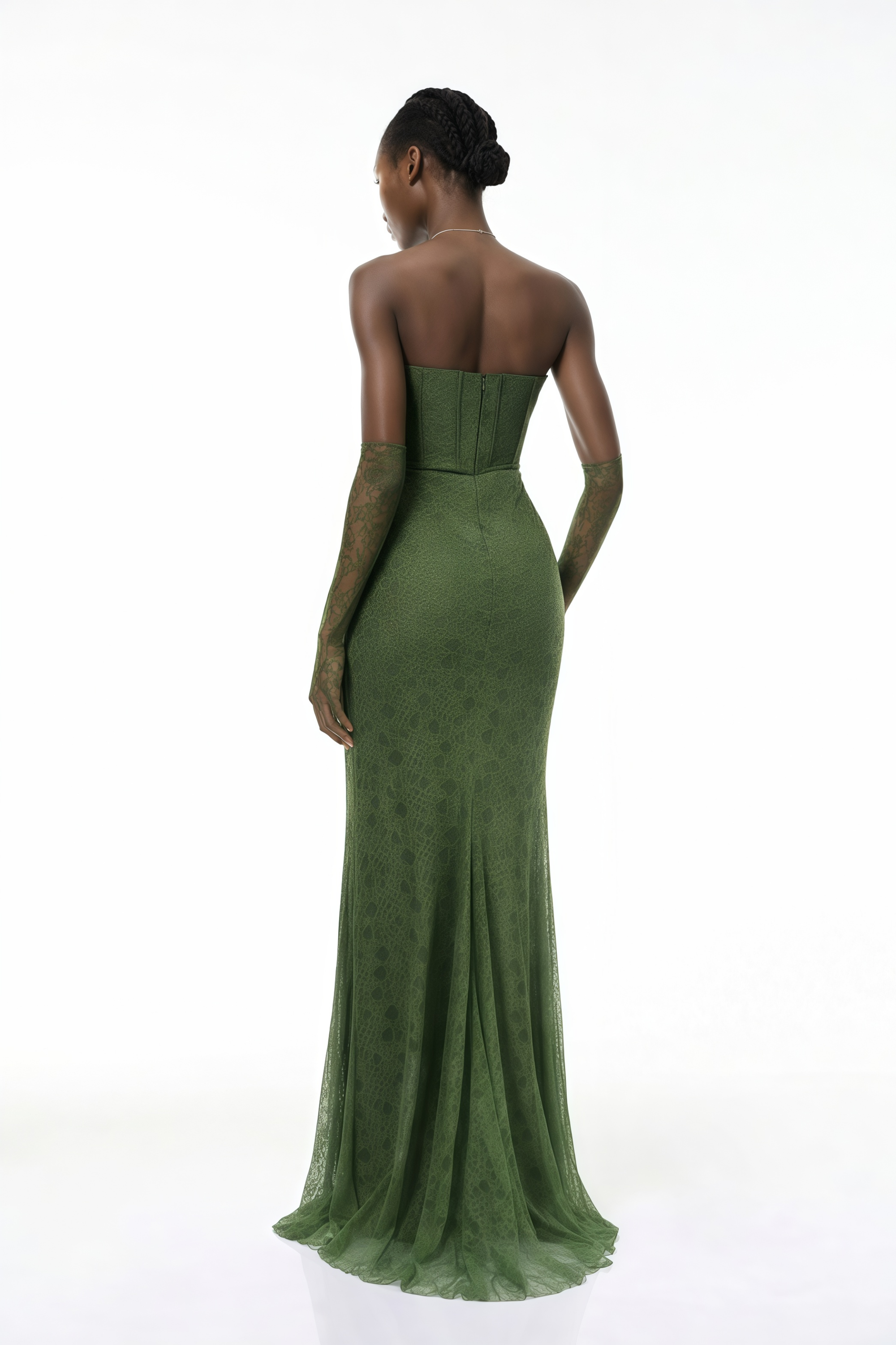 Vestido largo maxi de corsé verde con adornos, de la marca MRNewyork, con detalles decorativos en la parte superior.