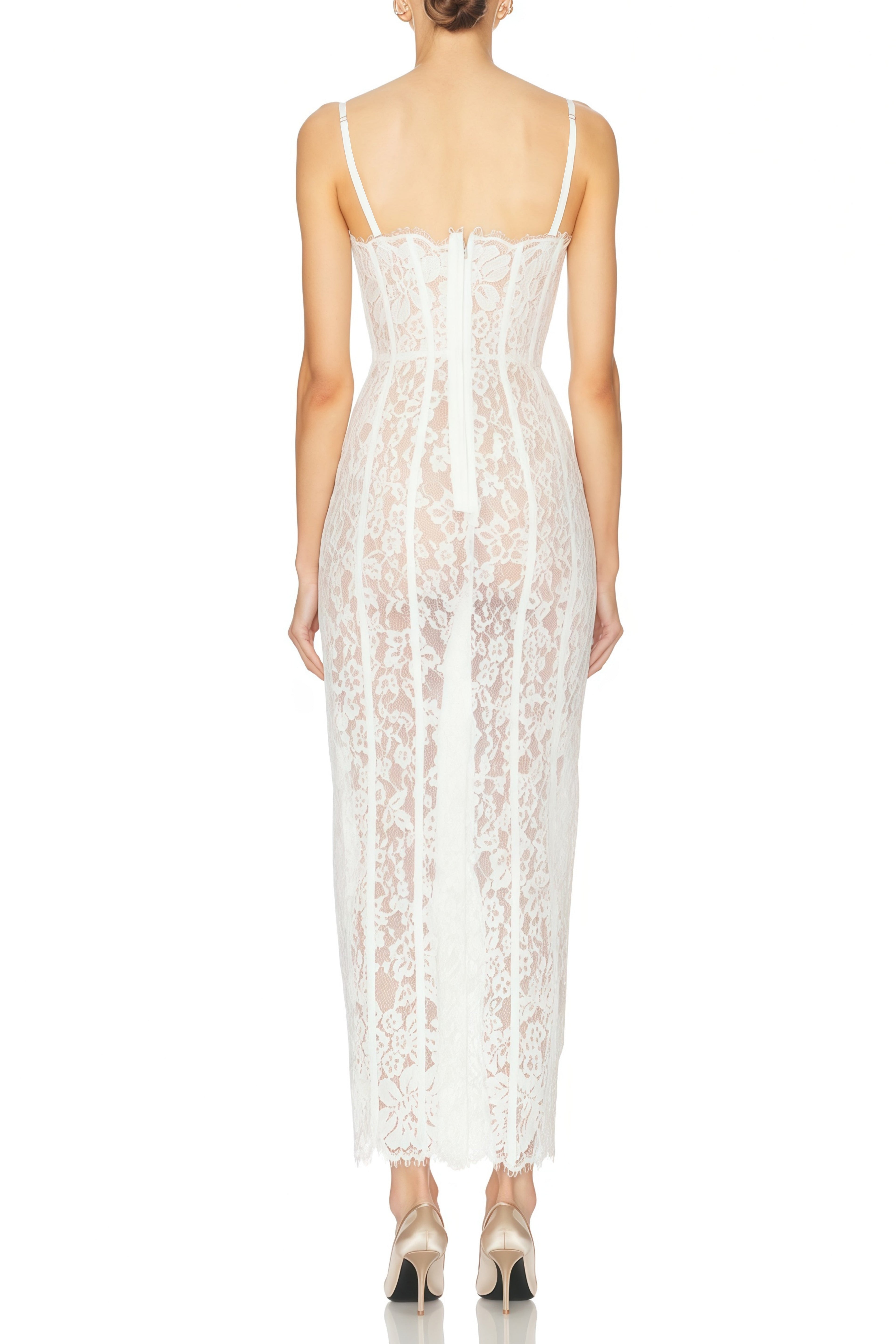 Vestido largo de novia blanco con corsé de encaje floral y falda maxi, estilo elegante y romántico de la marca Bridal.