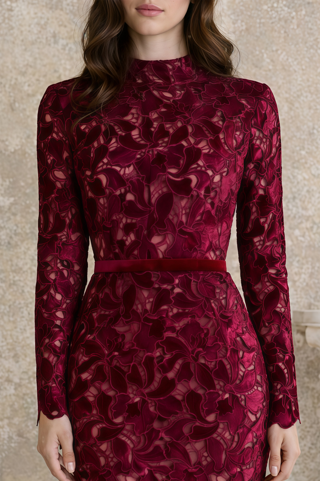 Vestido midi rojo con bordado floral de MRNewyork, diseño elegante y detallado, tela ligera y femenina.