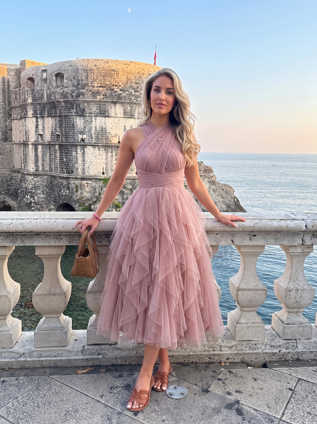 Abito midi in tulle con balze a cascata – Blu inchiostro Alissa