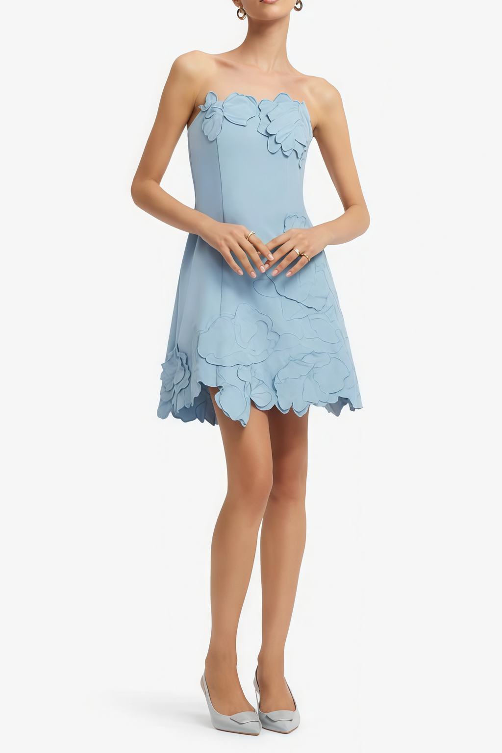 Vestido mini sin tirantes azul Inga con bordado floral, de la marca MRNewyork, con detalles elegantes y diseño ajustado.