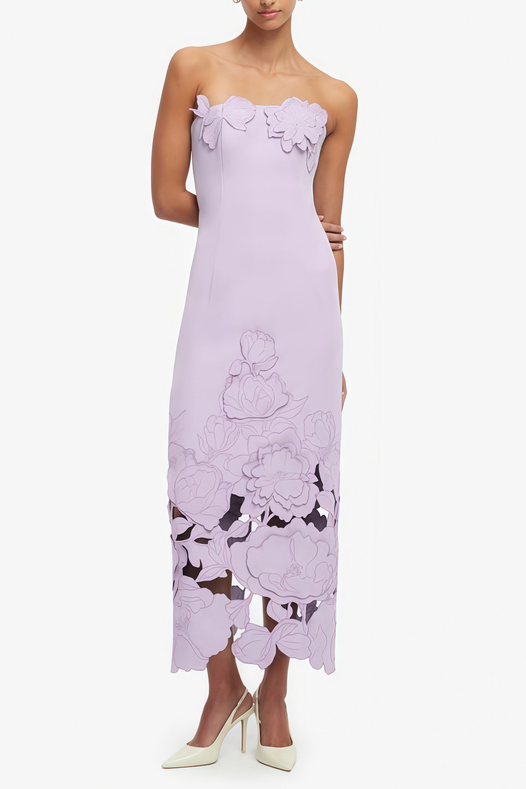 Vestido maxi sin tirantes Inga en color púrpura con bordado floral de la marca MRNewyork, con detalles en la parte superior y falda larga.