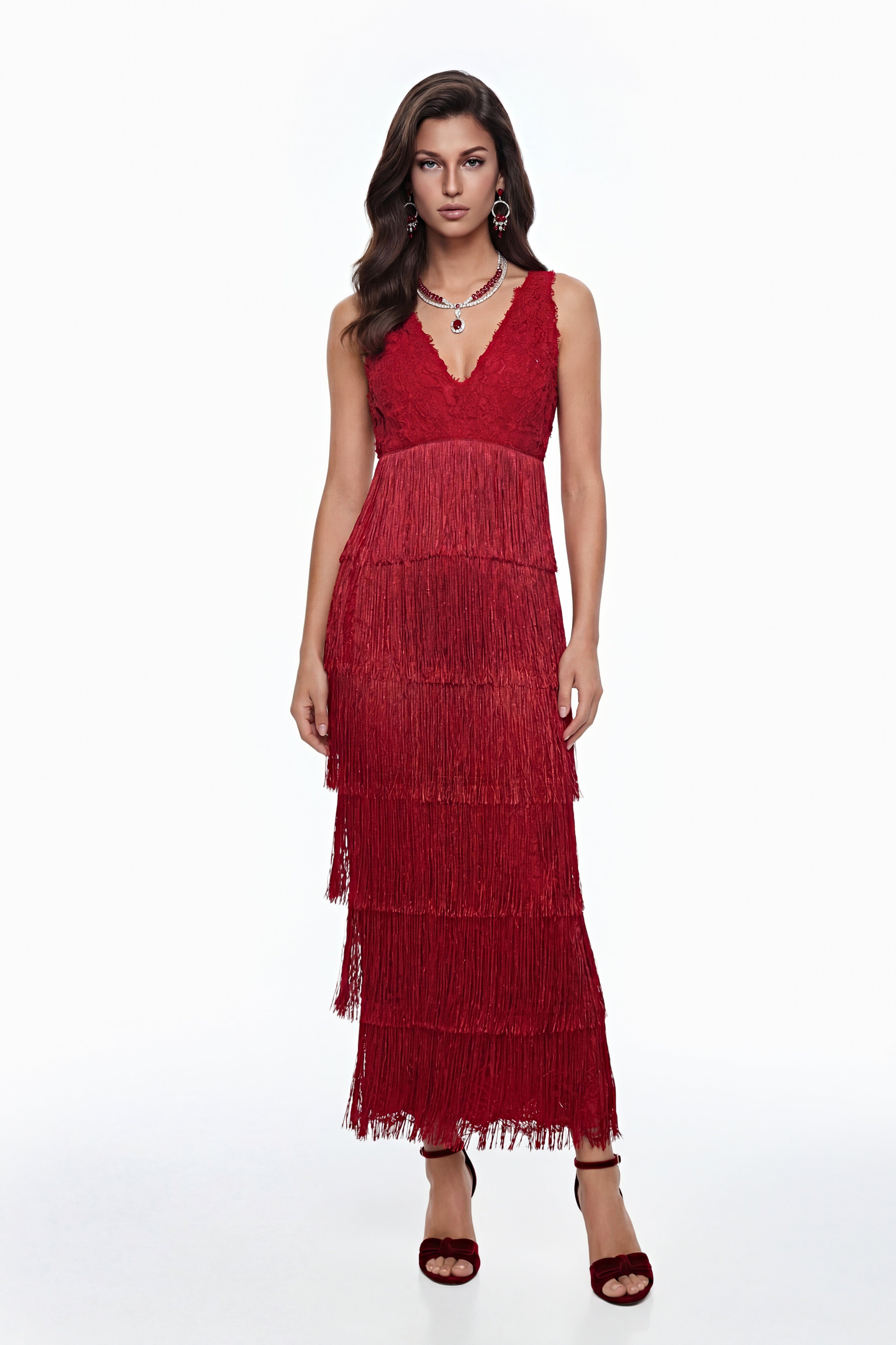 Vestido largo sin mangas rojo Isoldeia de encaje, estilo maxi, de la marca MRNewyork, con detalles de encaje y corte elegante.