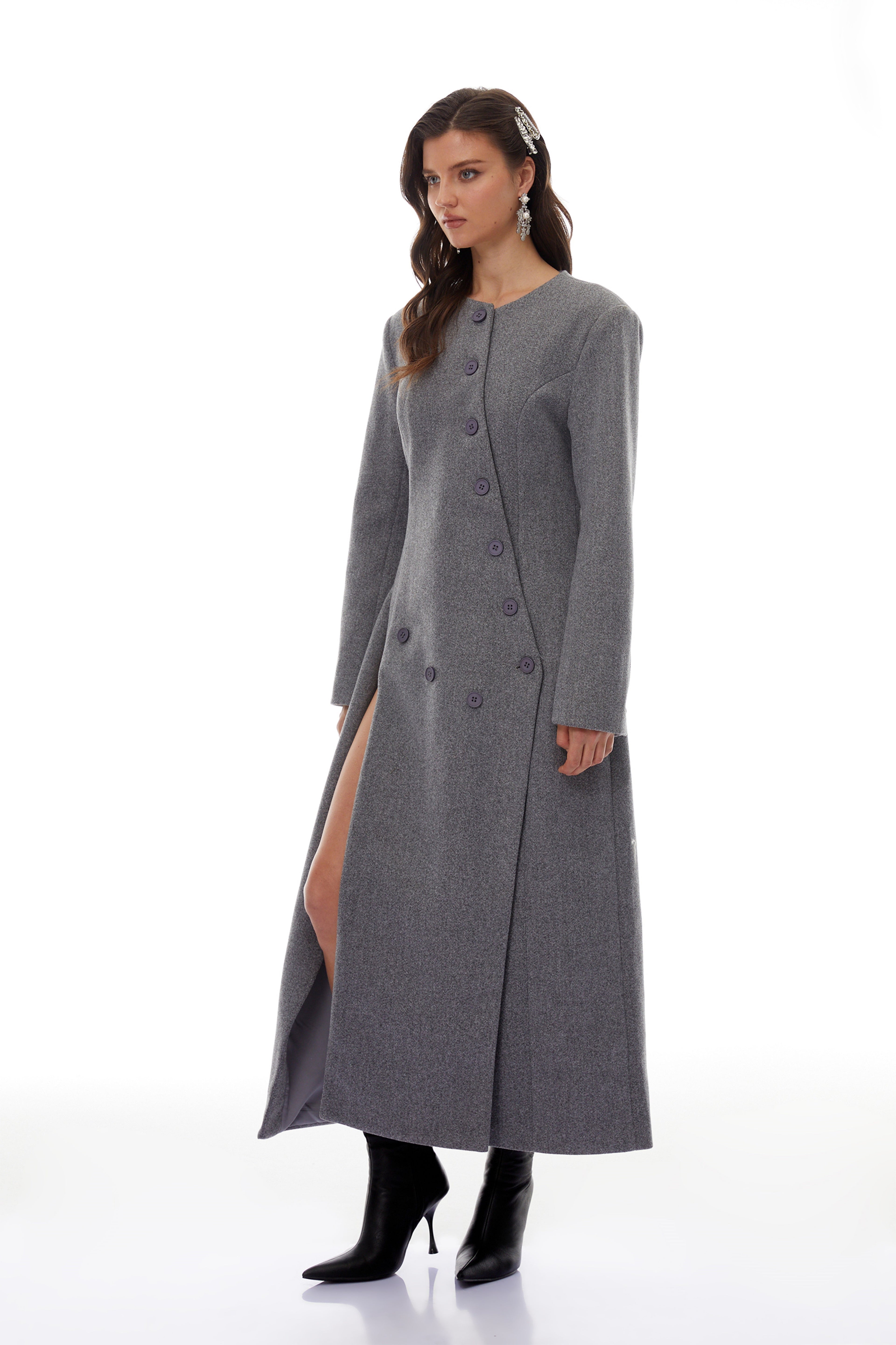 Vestido largo maxi de tweed gris asimétrico de MRNewyork, con blazer estilo chaqueta en diseño elegante y moderno.