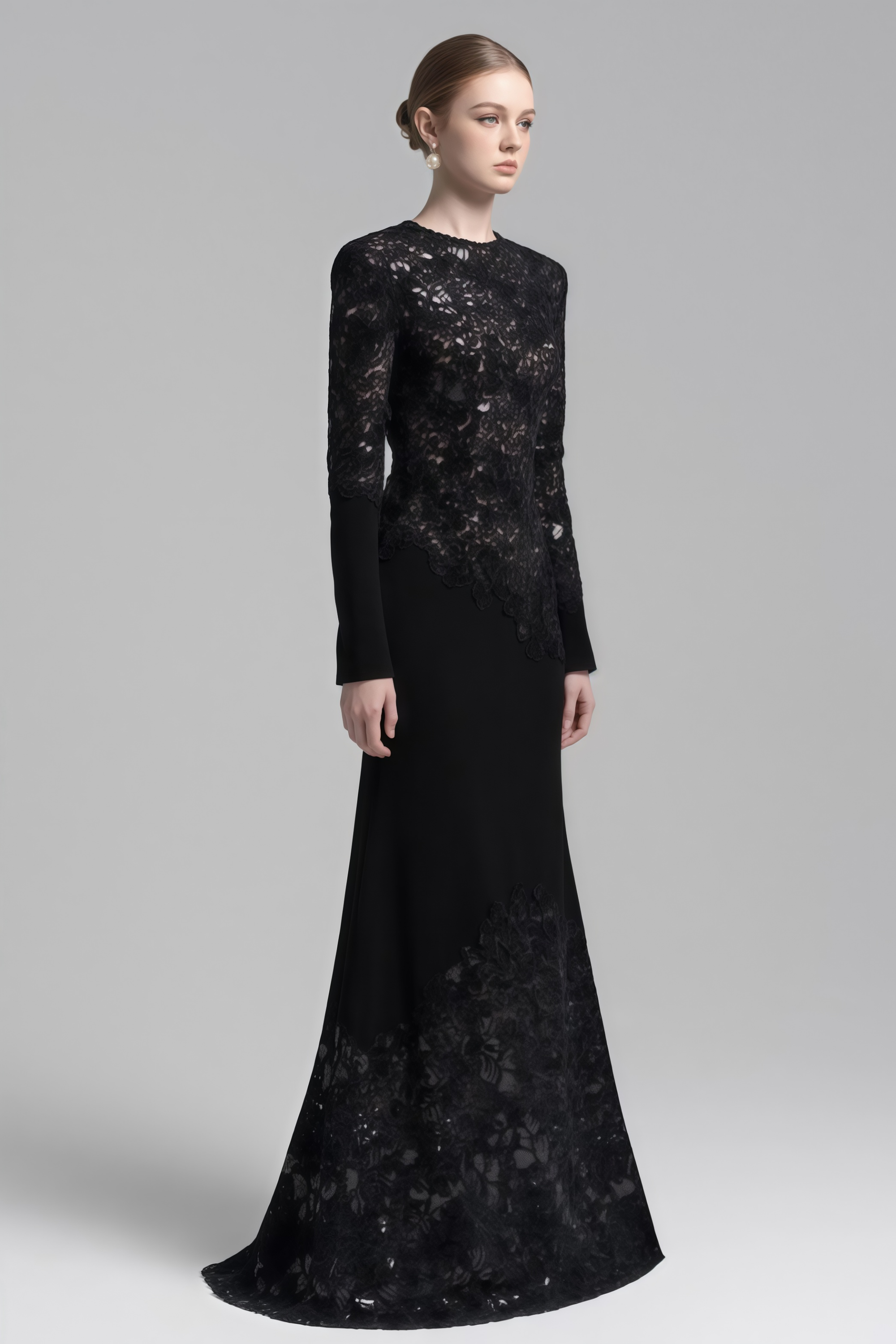 Vestido largo negro Mathilde con bordados detallados, estilo maxi, de la marca Final Sale, vista en la imagen.