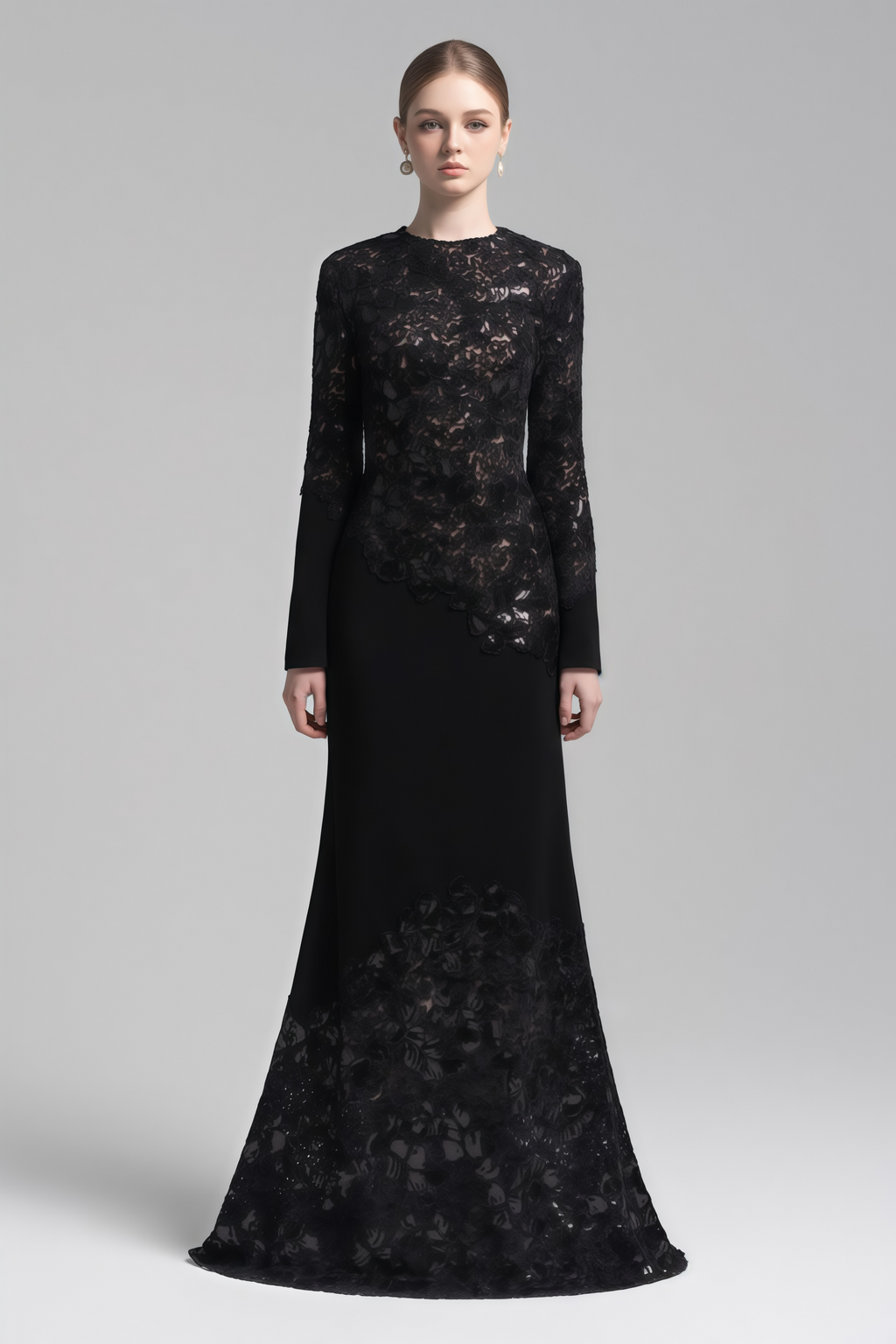 Vestido maxi negro Mathilde con bordados detallados, estilo elegante y largo, diseñado por Final Sale.
