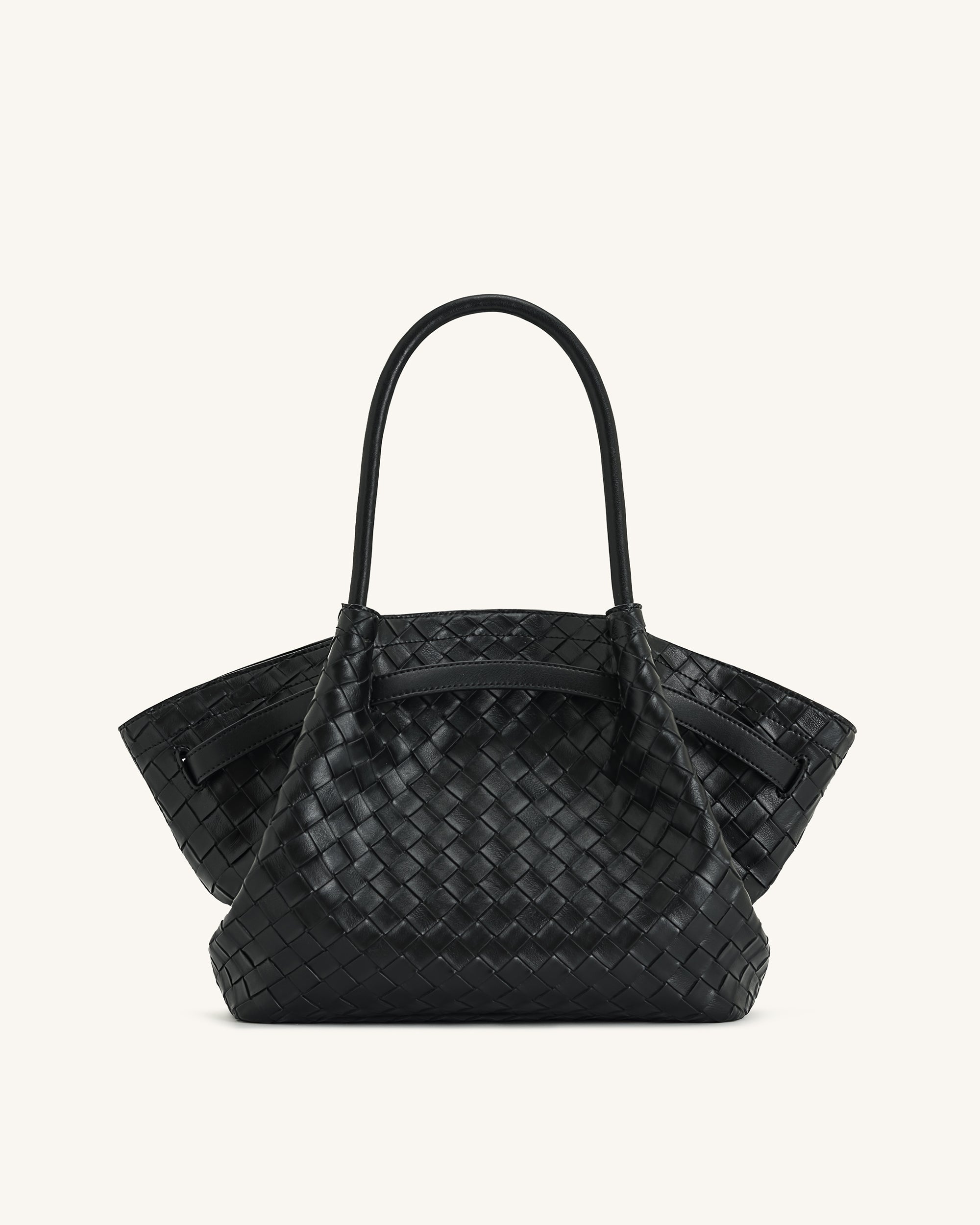 Mochila tote de textura entretejida de tamaño medio en negro de JW PEI, vista trasera, modelo Hana.