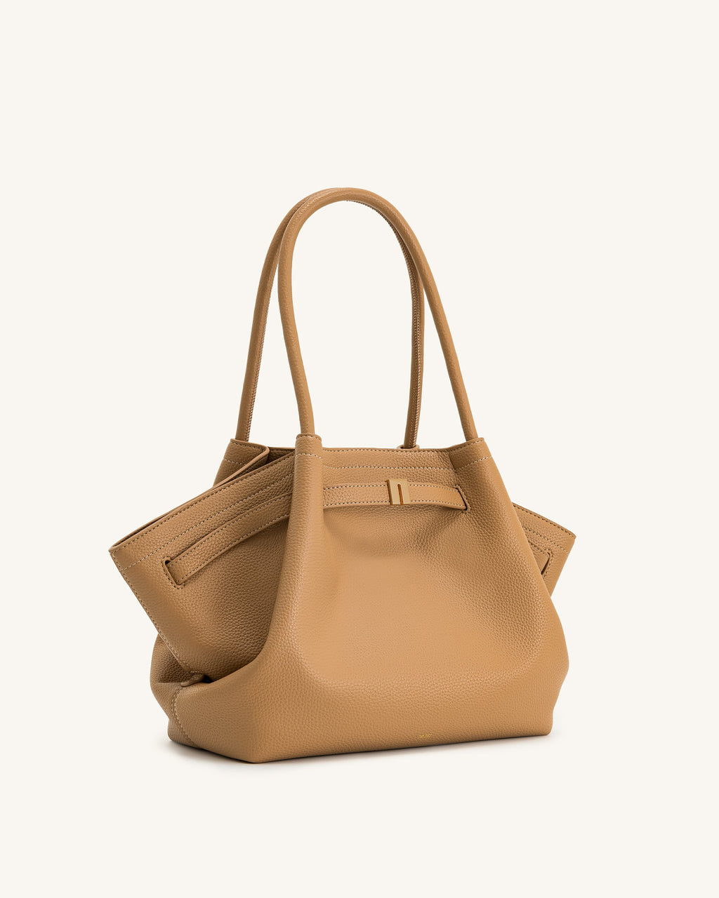 Bolso tote mediano JW PEI Hana en color latte, vista lateral mostrando diseño de bolso de mano espacioso y elegante.