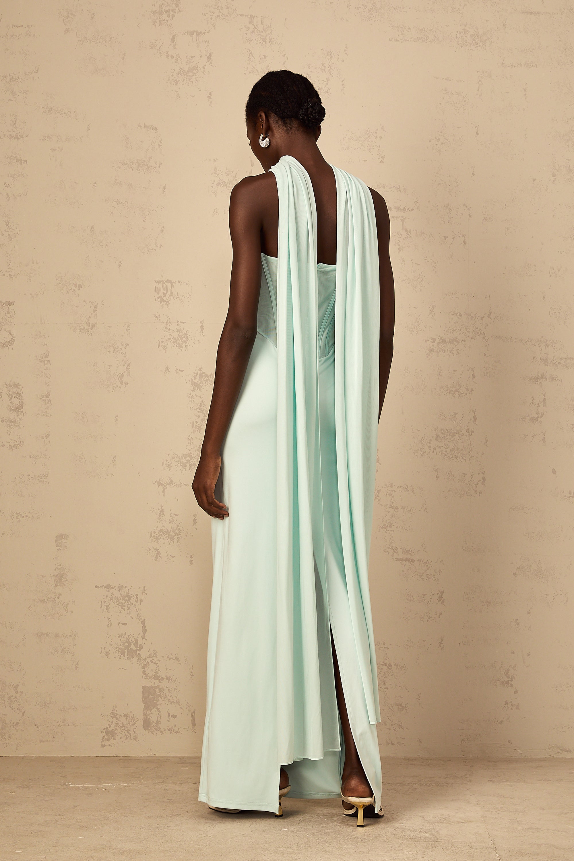 Vestido largo de corsé con panel de tul en color verde menta de la marca Final Sale, con detalles elegantes y estilo maxi.