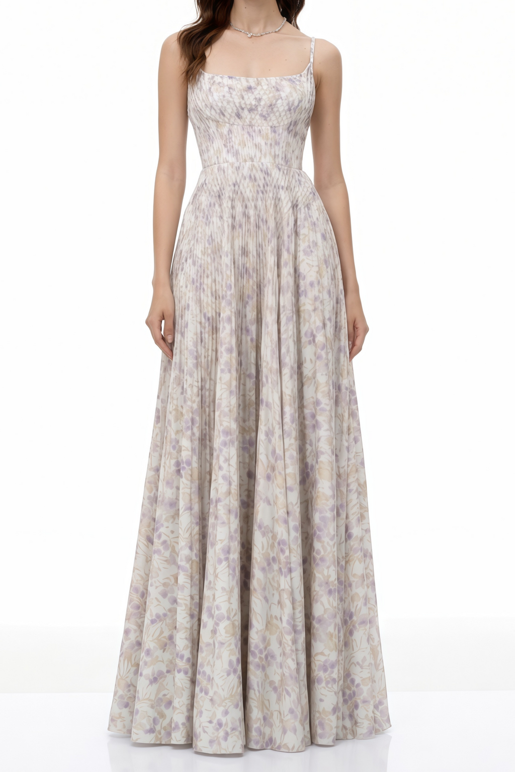 Vestido maxi floral blanco con ruched de MRNewyork, detalle de diseño elegante y cómodo para ocasiones especiales.