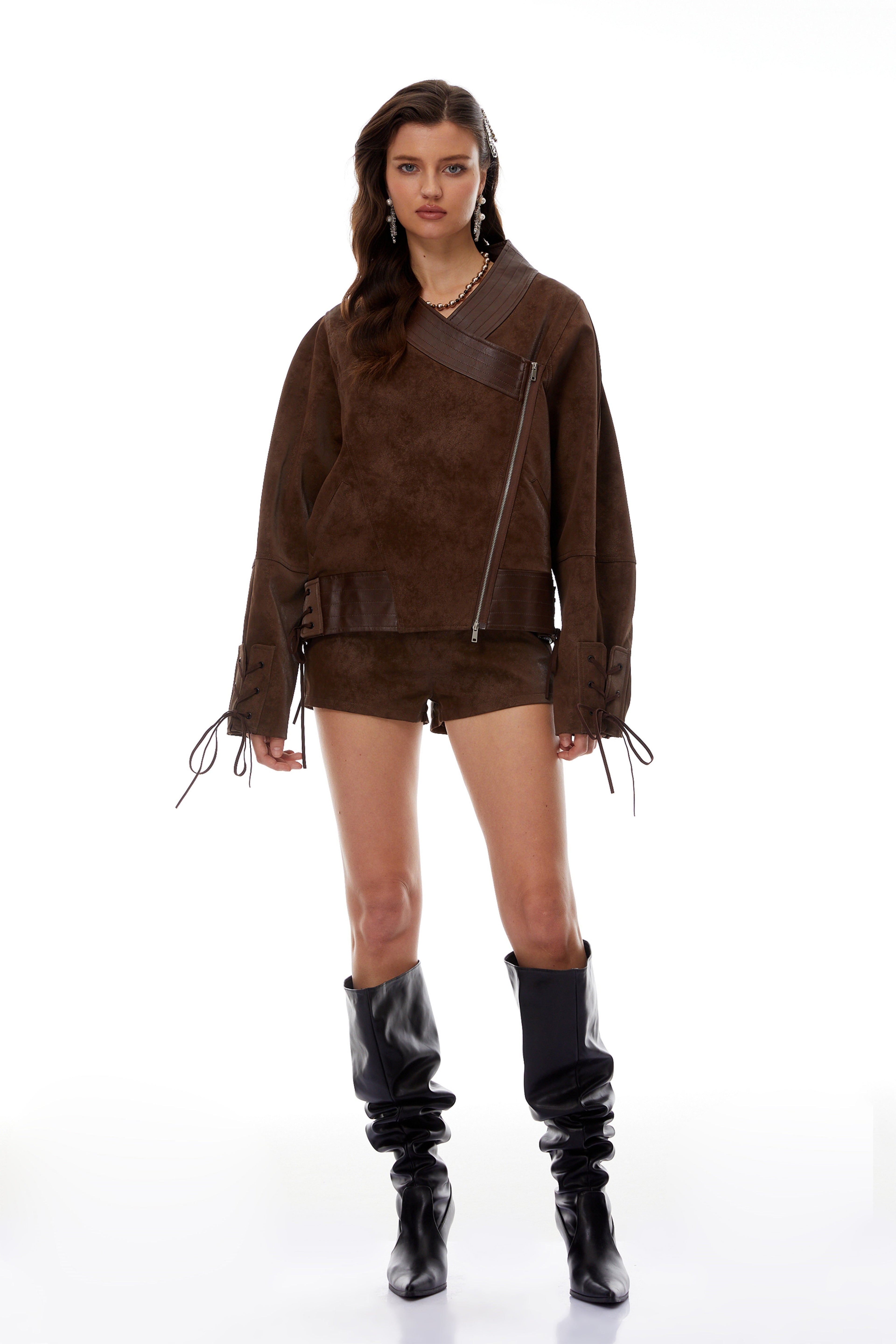 Conjunto de chaqueta y pantalones cortos de ante de imitación de Melanie Brown para mujer, en color marrón, de la marca MRNewyork.