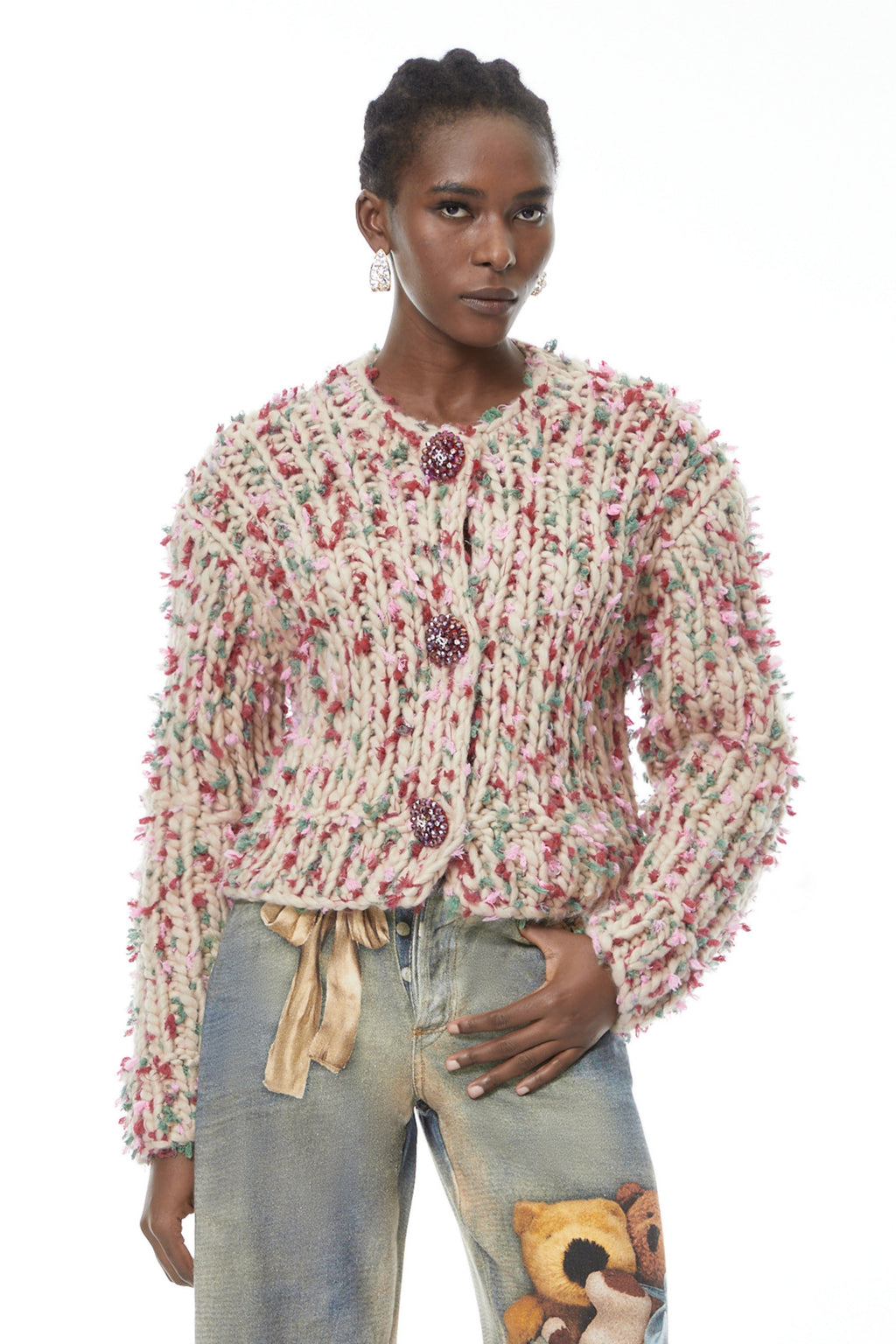 Suéter de punto floral neutro Mélisande de la marca MRMelbourne, con diseño floral y textura suave, en tonos neutros y elegantes.