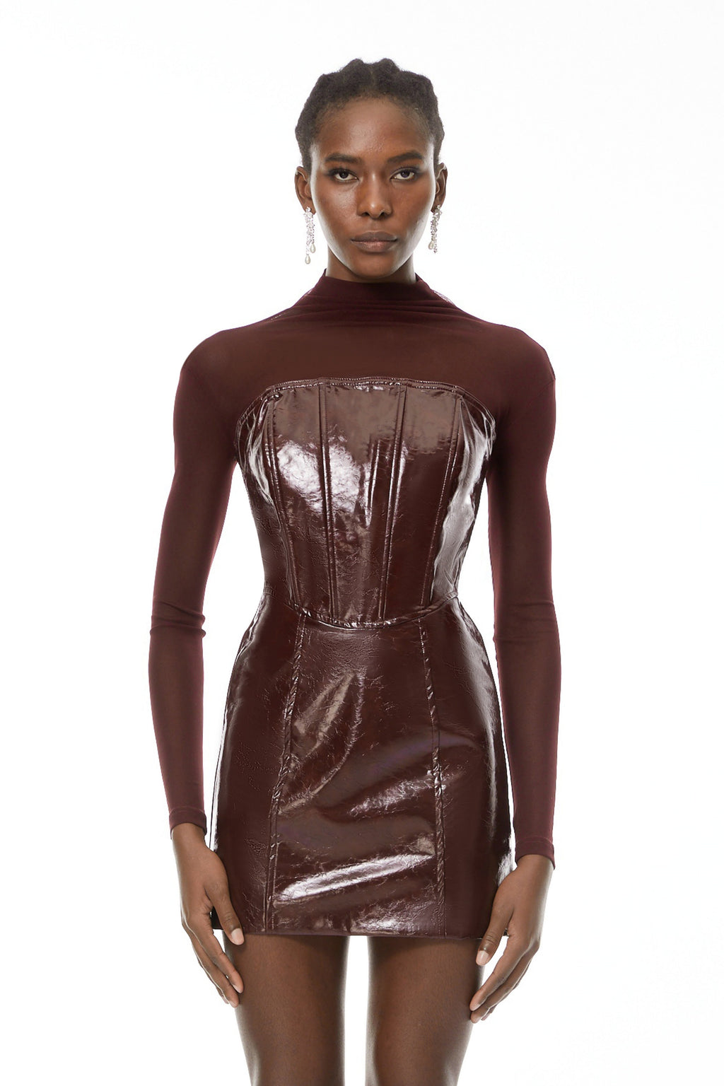 Vestido mini rojo de cuero sintético con paneles de tul de MRTokyo, ajustado y elegante para ocasiones especiales.
