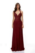 Vestido de noche rojo con corsé Ronja Ruby Red de MRNewyork, con detalles elegantes y ajuste ajustado en la parte superior.