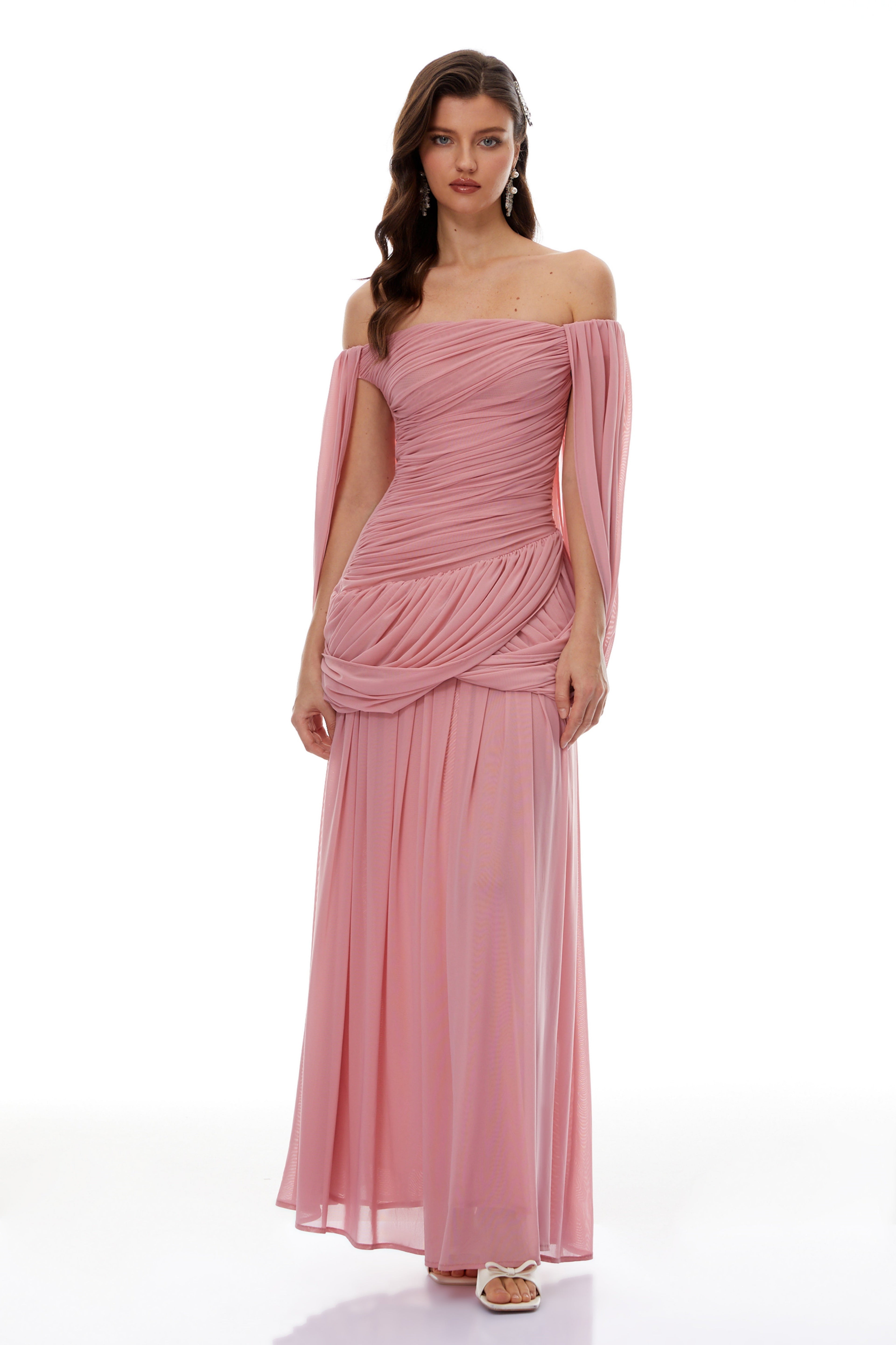 Vestido maxi rosa Suné con escote cruzado y fruncido frontal, de la marca MRNewyork, para un estilo elegante y cómodo.