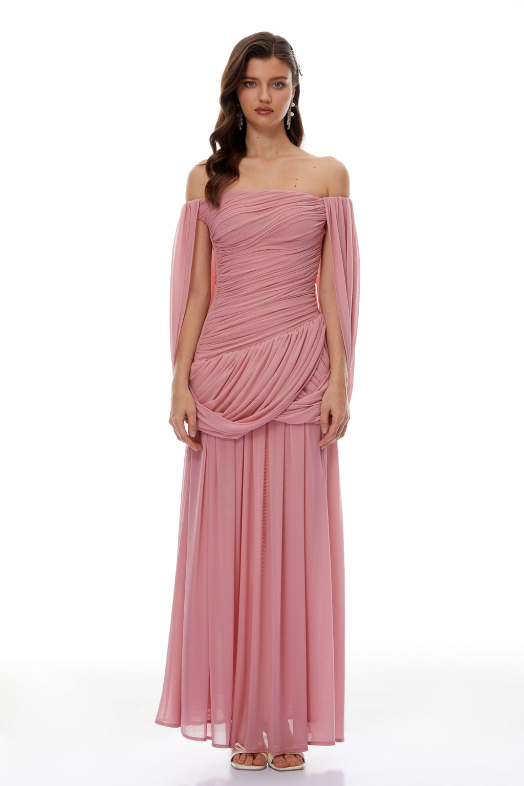 Vestido maxi rosa Suné con escote cruzado y fruncido frontal, de la marca MRNewyork, mostrado en la imagen.