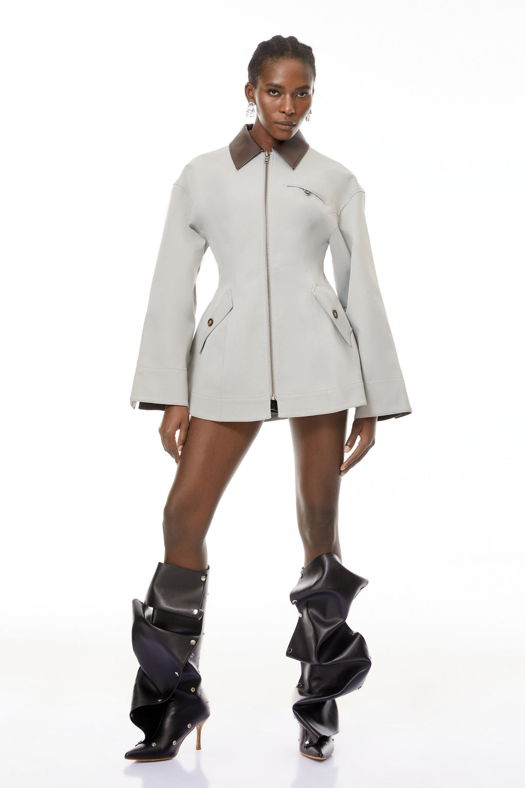 Chaqueta de caza Bridal Vilma en cuero gris con cuello de imitación, vista frontal, estilo elegante y resistente para actividades al aire libre