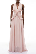 Vestido maxi rosa con cuello halter, espalda descubierta y volantes, de la marca MRMelbourne, en tono violeta brillante.