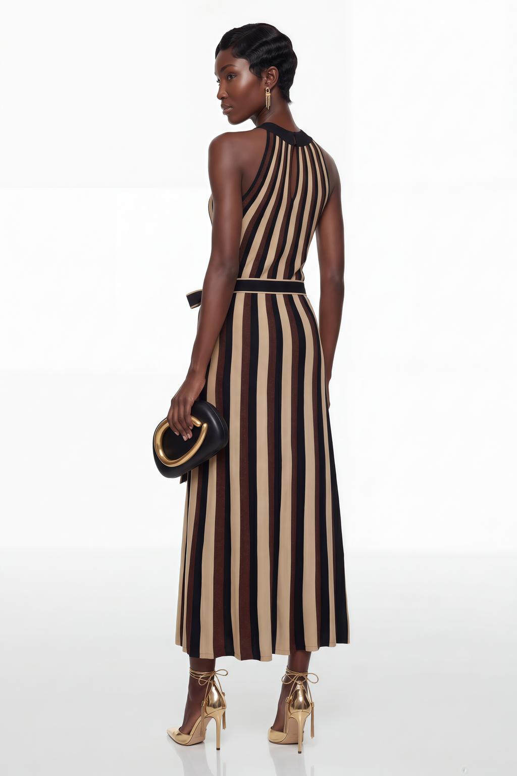 Vestido maxi de bloques de color negro y gris de MRMelbourne, estilo largo y elegante, con diseño llamativo y moderno.
