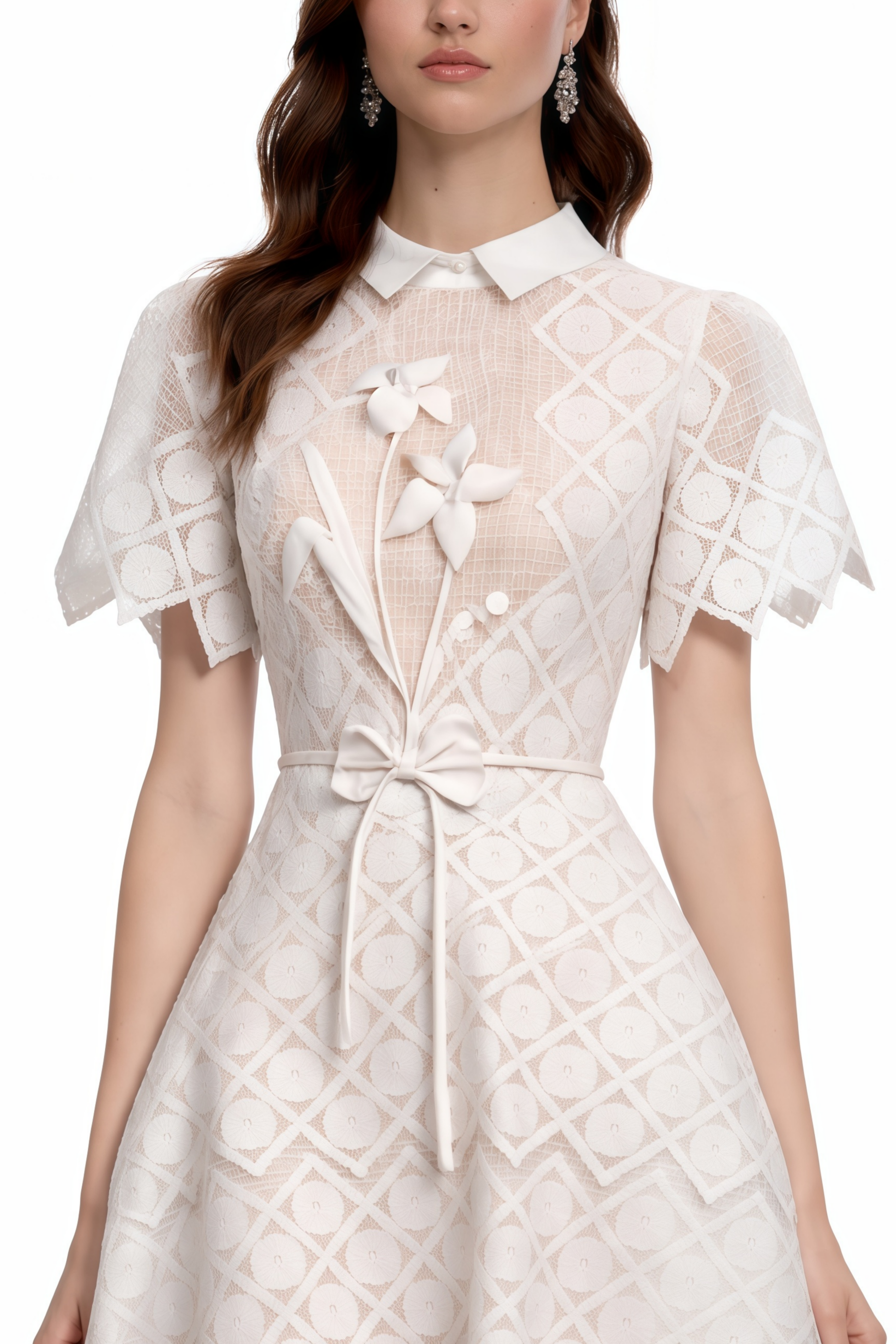 Vestido midi blanco con bordado floral de MRNewyork, diseño elegante y femenino, con detalles delicados en la tela.