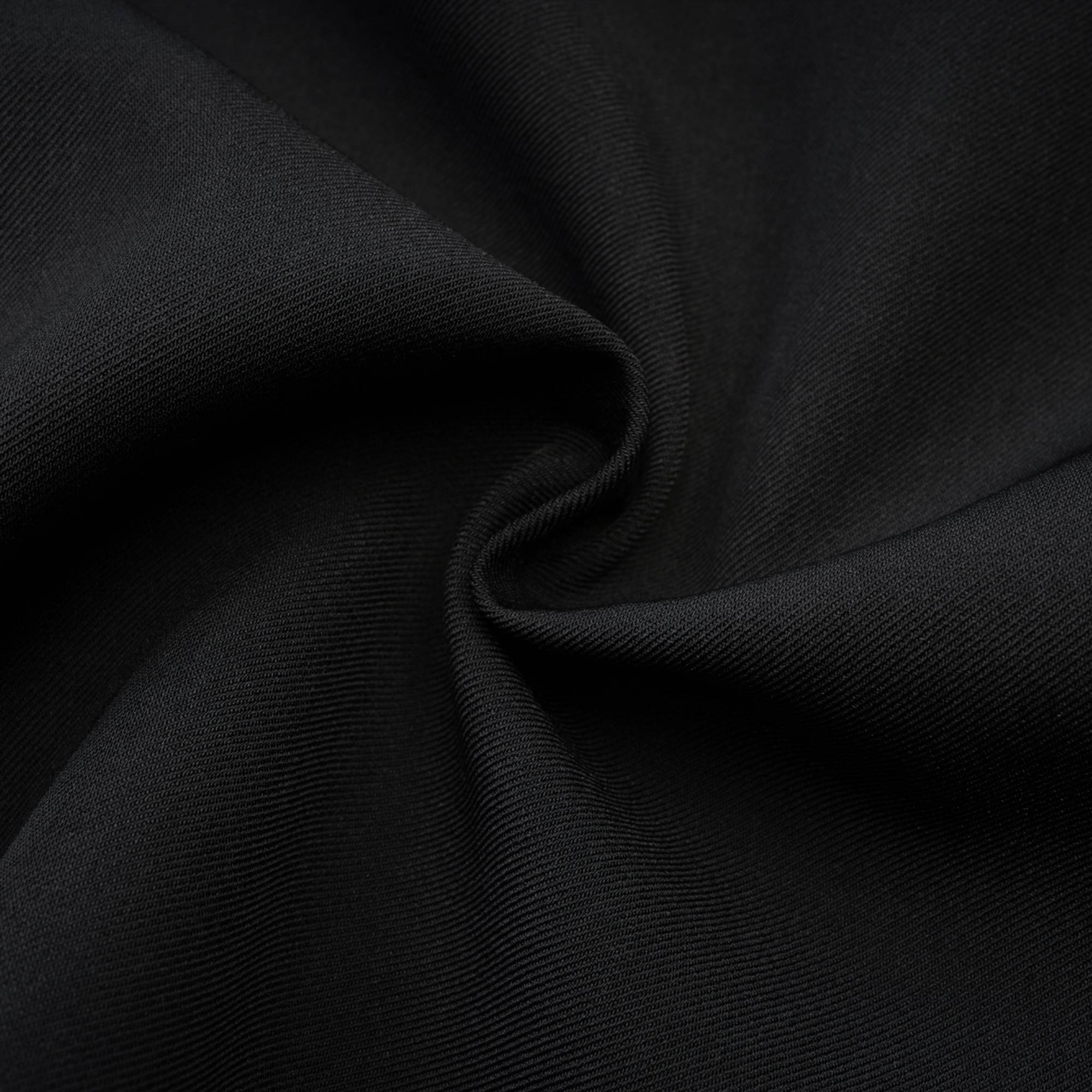Vestido mini plisado negro Camellia de Final Sale, muestra el diseño elegante y detalles de la prenda en la imagen.