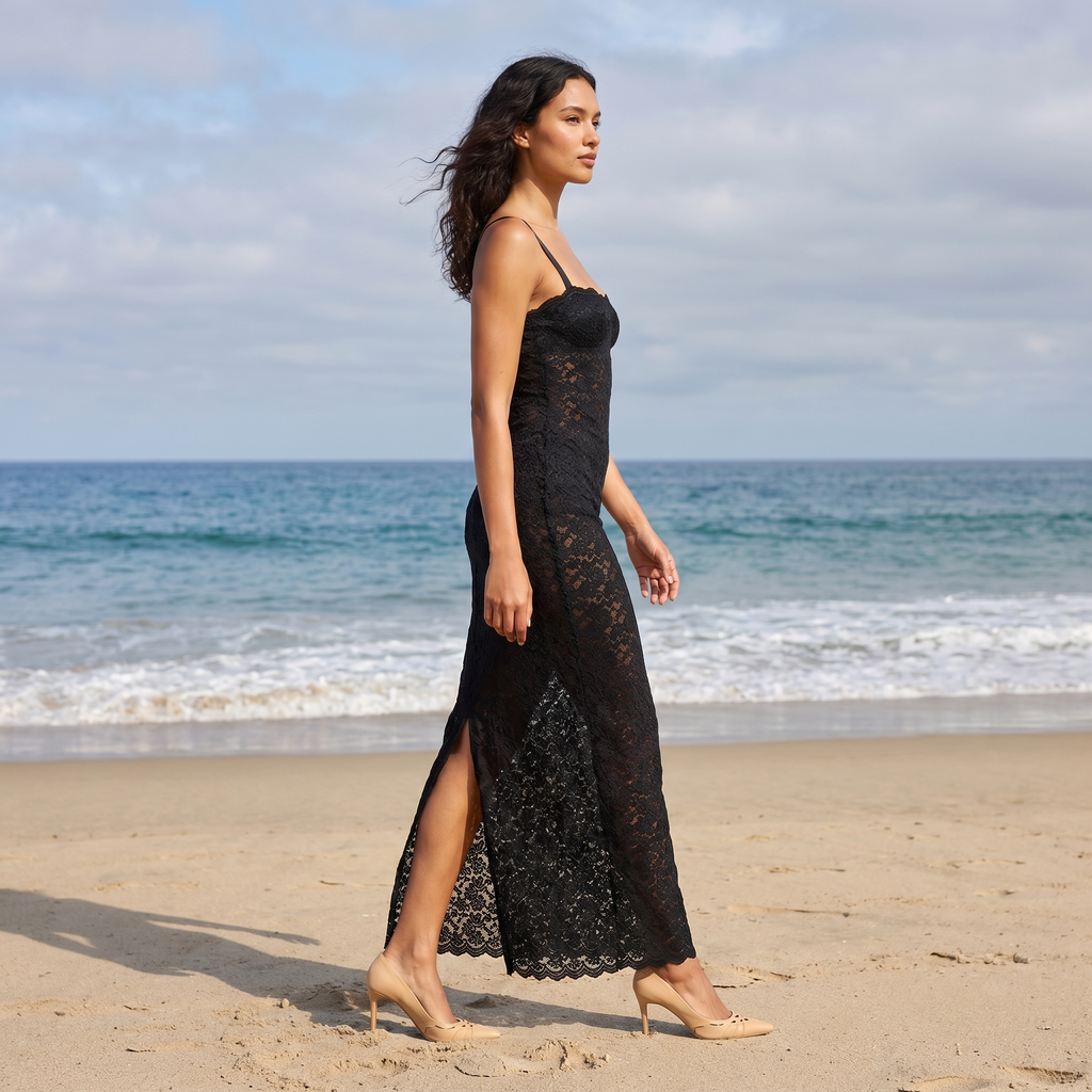 Vestido largo de encaje Vivienne de DION NOIR, vestido maxi elegante con detalles de encaje en la imagen.
