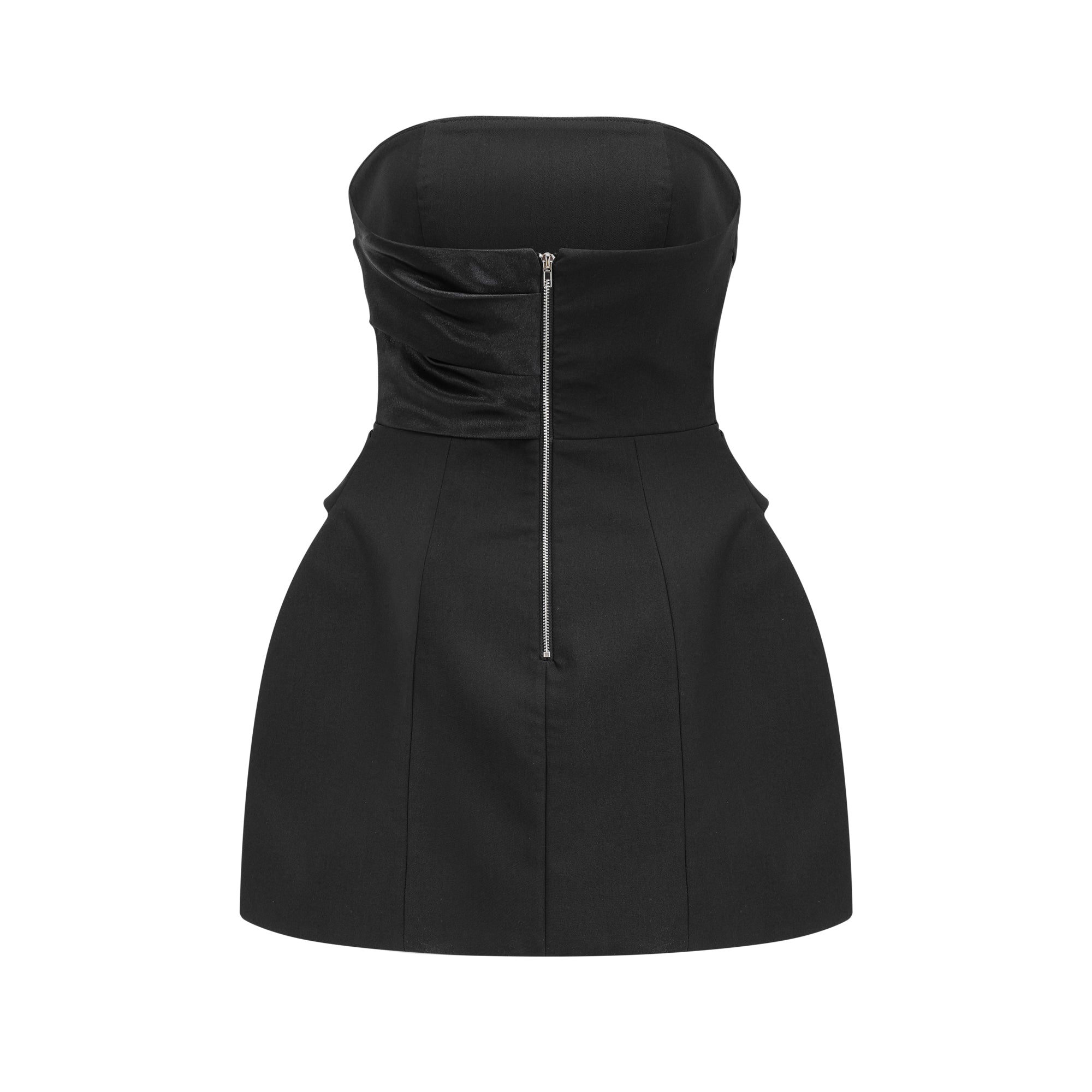 Vestido mini de vuelo negro con botones de cristal de la marca Final Sale, con diseño ajustado en la parte superior y falda acampanada.