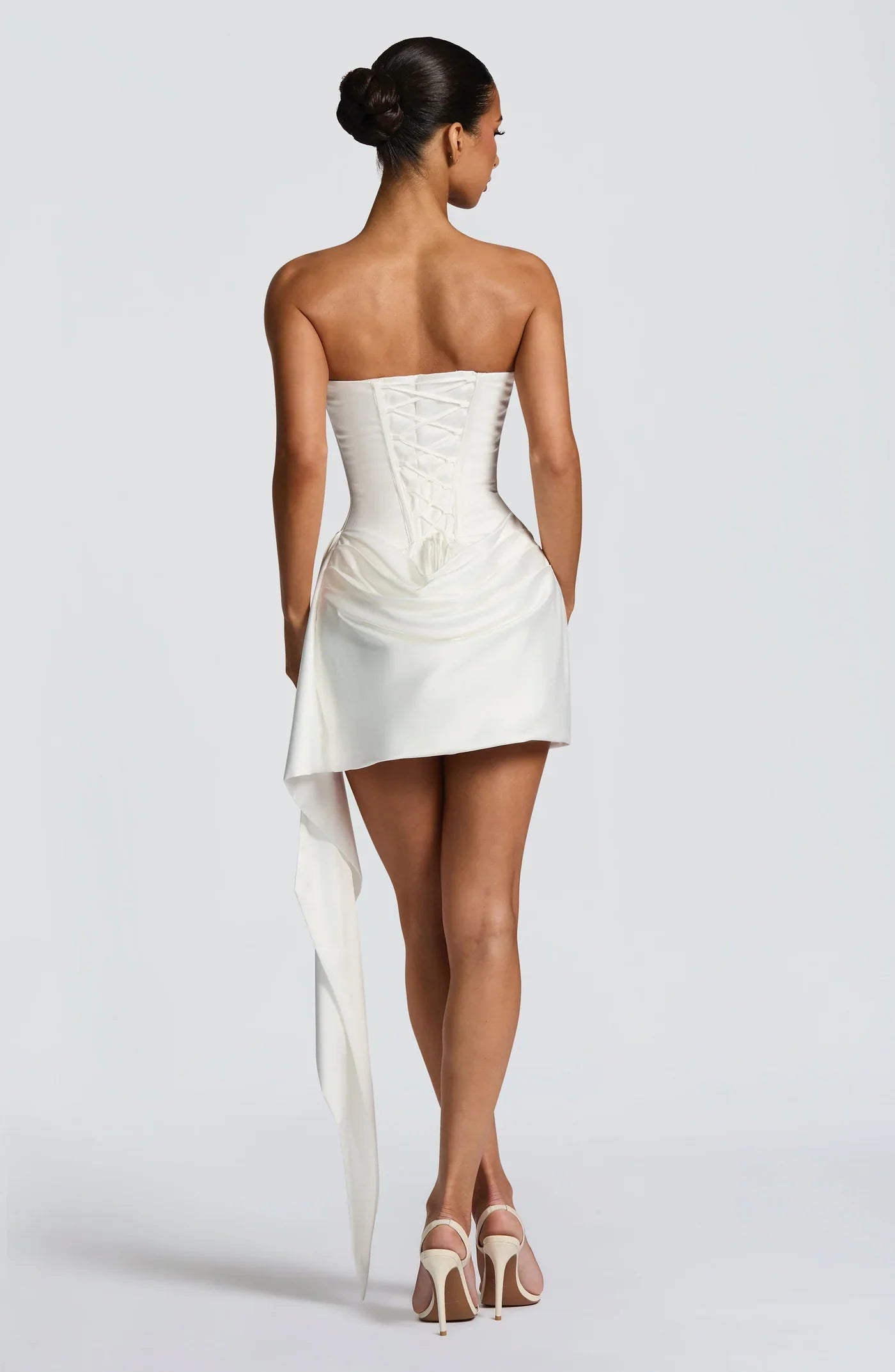 MONA | Vestido mini elegante - Angela Puerto
